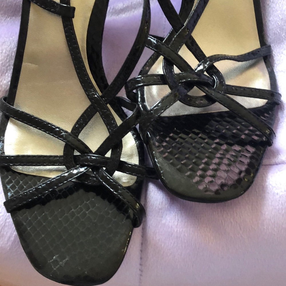 Heels - Picture 3 of 4